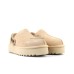 UGG GOLDENSTAR CLOG PLATFORM SAND с мехом
