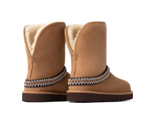UGG CLASSIC SHORT CRESCENT CHESTNUT