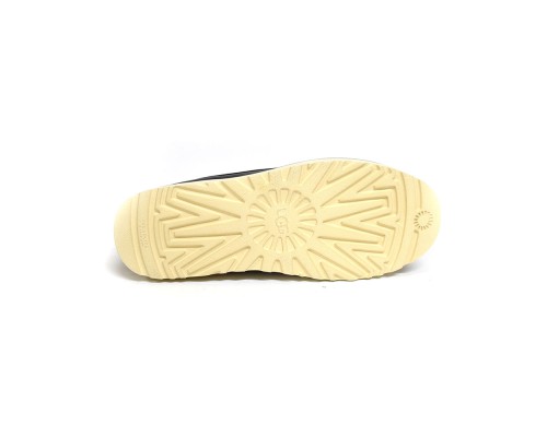 UGG CAMPOUT CHUKKA BLACK