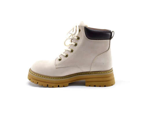 UGG TROPHY BOOT WOMENS SAND