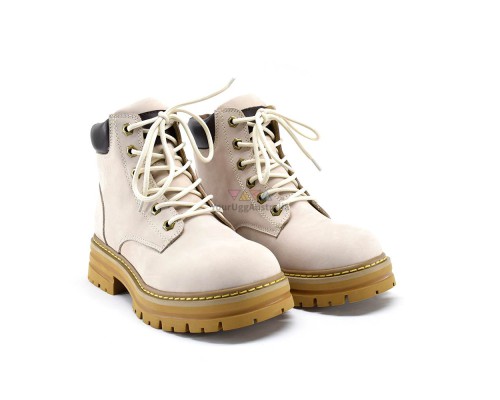 UGG TROPHY BOOT WOMENS SAND