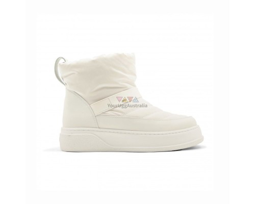 UGG CLASSIC MINI MASCOT WHITE