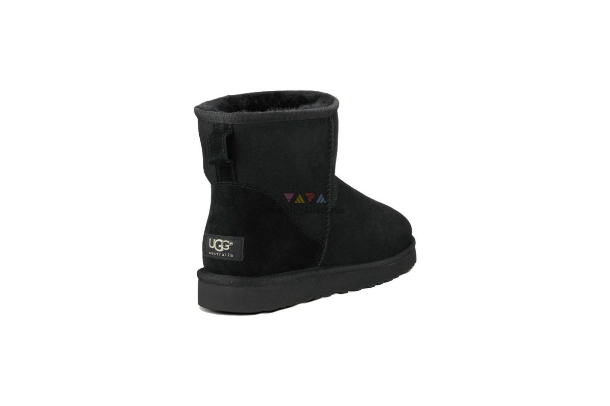 Угги мужские натуральные зимние. UGG Classic Mini Black. UGG Australia черные мужские. Classic Mini II Chocolate угги. UGG Australia Classic Mini 1.